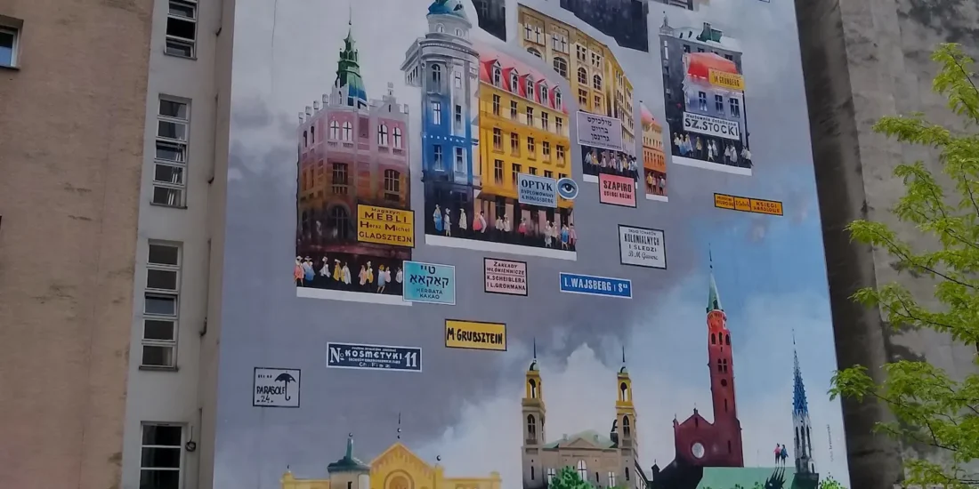 Mural upamiętniający na tylnej ścianie kamienicy przy ulicy Próżnej w Warszawie 1