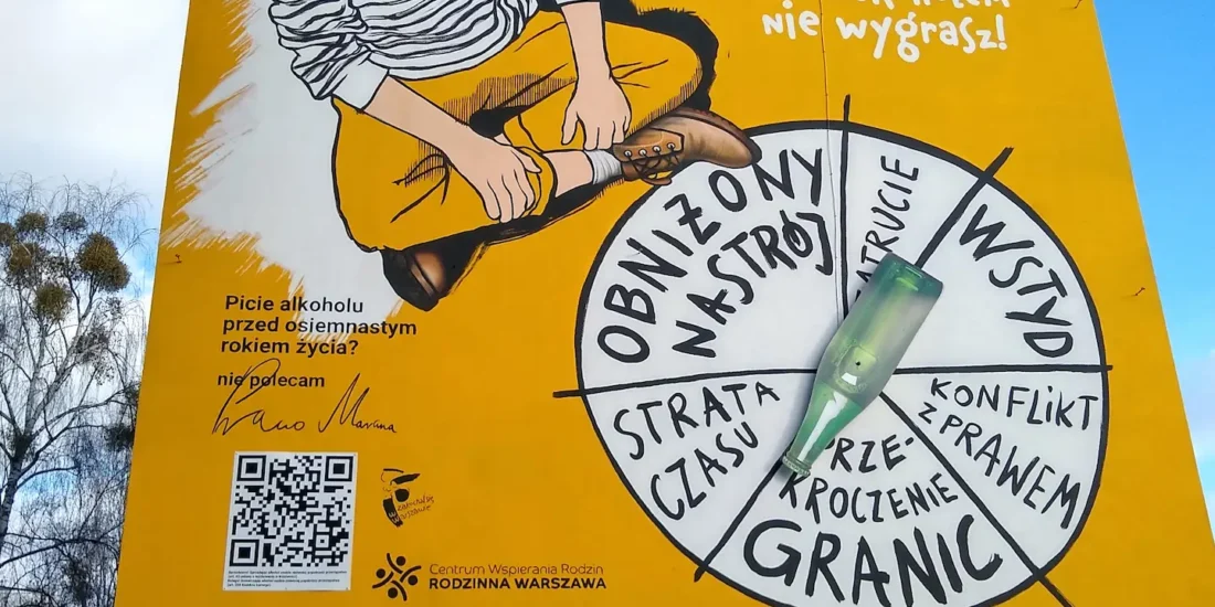 Mural reklamowy interaktywny z ruchomą instalacją na ścianie 1