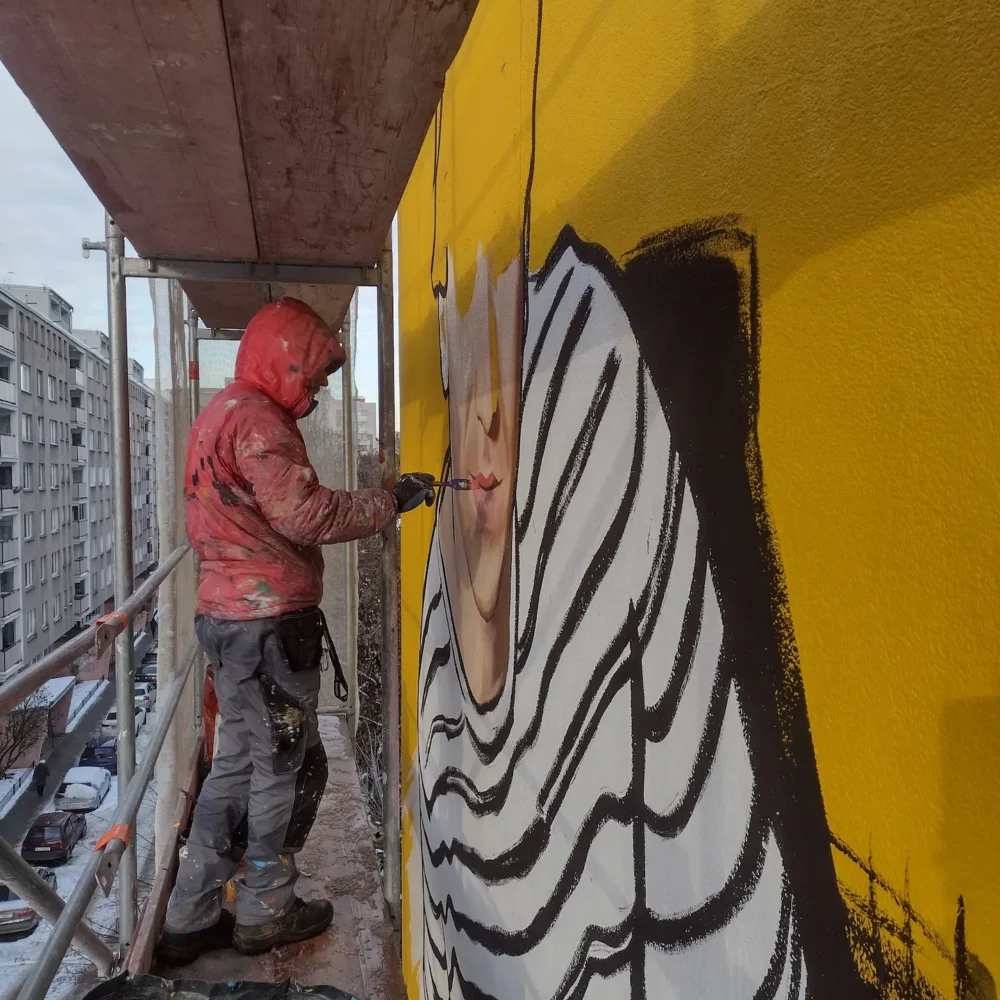 Mural reklamowy interaktywny z ruchomą instalacją na ścianie 6